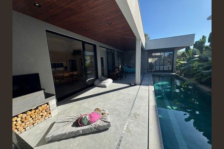 34_photo/95273b45eb.e32b511dab847c4b-ATLAS-17b38b32-b5c4-4688-b7bf-b84a2cab6474.jpg de casa à venda com 3 quartos, 258m² em Campeche, Florianópolis