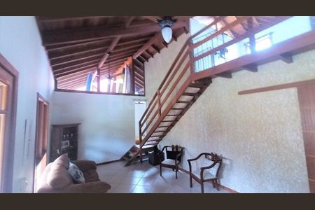 7_photo/95273b477f.61df383ebc62b81a-ATLAS-ad5cd5ba-e622-4711-ab06-3f55d7ffe8e6.jpg de casa à venda com 4 quartos, 220m² em Campeche, Florianópolis