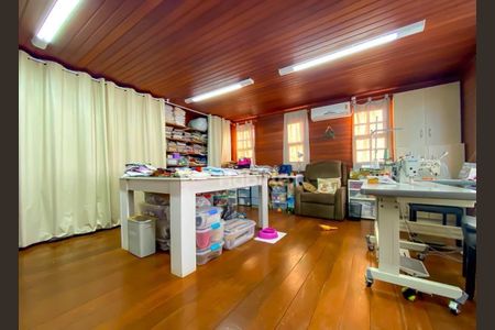 4_photo/95273b4a0b.3c20d05746a6d1b7-ATLAS-08e01fdc-e932-4354-a409-6624861f3f1b.jpg de casa à venda com 5 quartos, 222m² em Campeche, Florianópolis