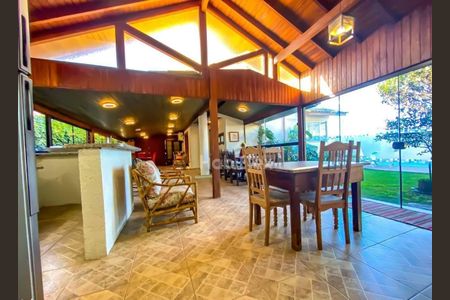 9_photo/95273b4a0b.3c20d05746a6d1b7-ATLAS-b98e357a-a5f4-4878-b954-eb2bdb59cac8.jpg de casa à venda com 5 quartos, 222m² em Campeche, Florianópolis