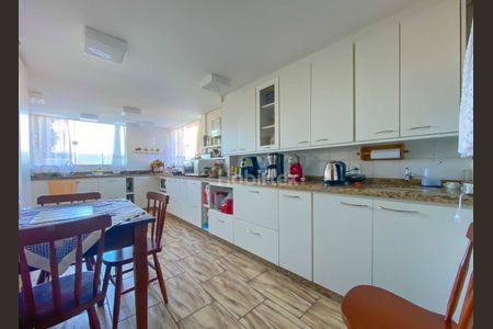 19_photo/95273b4a0b.3c20d05746a6d1b7-ATLAS-e15980c3-c344-469f-a68e-52b010fc6d6a.jpg de casa à venda com 5 quartos, 222m² em Campeche, Florianópolis