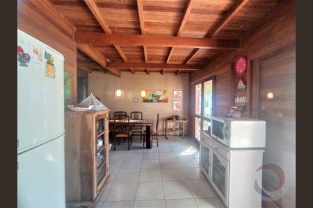 4_photo/95273b4a29.28f6ec5d72603be5-ATLAS-22bcaa2d-dfd8-417d-8fd5-307fd026c87e.jpg de casa à venda com 2 quartos, 148m² em Morro das Pedras, Florianópolis