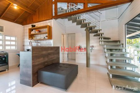 5_photo/95273b4e57.7a37549eceeba21f-ATLAS-180c99da-46e0-4ca2-b856-32c700793a2d.jpg de casa à venda com 5 quartos, 280m² em Campeche, Florianópolis