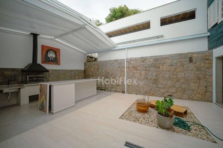 26_photo/95273b4e57.7a37549eceeba21f-ATLAS-88c94d97-3da1-47bd-9e1e-5528712dc8e8.jpg de casa à venda com 5 quartos, 280m² em Campeche, Florianópolis