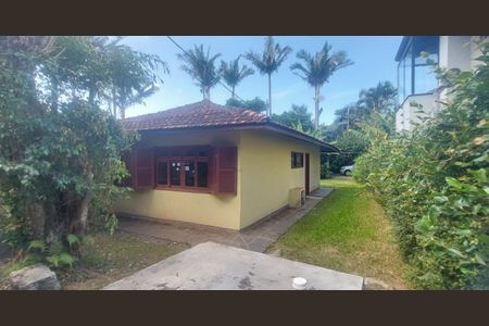 8_photo/95273b507d.80a7f3f1b00bd23a-ATLAS-cae9db18-697a-4669-9cd9-9a228abdcac4.jpg de casa à venda com 6 quartos, 131m² em Campeche Leste, Florianópolis