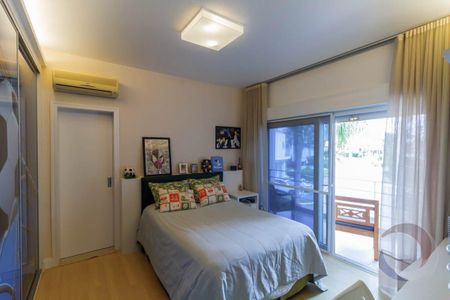 30_photo/95273b5a8f.07fb07773285f6be-ATLAS-d65b1785-ad73-49a7-b42e-7497c8c94d4e.jpg de casa à venda com 4 quartos, 393m² em Campeche Leste, Florianópolis