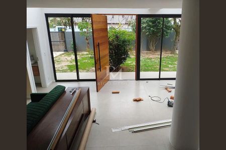 5_photo/95273b5ab3.ceff8192393c33de-ATLAS-c7a0caa6-2f7a-4c88-b114-b4ae6b36c4f6.jpg de casa à venda com 6 quartos, 513m² em Campeche Leste, Florianópolis