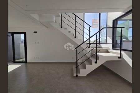 11_photo/95273b5e39.26dc6cb80f3e86b0-ATLAS-b4865fd7-d08f-4a2c-a87d-9a56304b100d.jpg de casa à venda com 3 quartos, 157m² em Campeche, Florianópolis