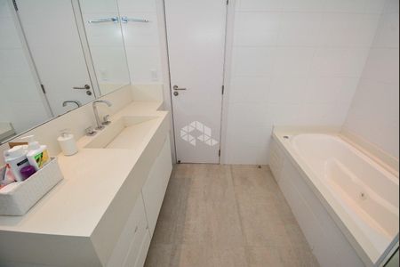 12_photo/95273b6327.d41ccc6539b5b4b0-ATLAS-b3ea72a3-6b99-4860-9deb-cf06724dcd8c.jpg de apartamento à venda com 3 quartos, 285m² em Campeche, Florianópolis