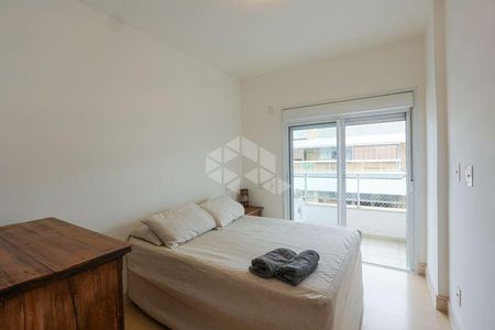 8_photo/95273b6355.8fa2e40b51cec70c-ATLAS-71b9e864-42d9-4e48-8906-2c26b7f2a078.jpg de apartamento para alugar com 3 quartos, 200m² em Campeche, Florianópolis