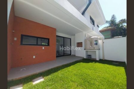 23_photo/95273b658f.822a2fc7d0f65dcc-ATLAS-eccc6b53-6376-458e-a1e4-472748367896.jpg de casa à venda com 3 quartos, 176m² em Campeche, Florianópolis