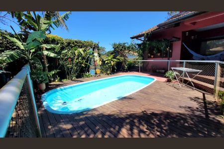 2_photo/95273b667f.f38e38137a2159e3-ATLAS-67f308a8-f006-46b2-836a-e2bb9ef90cbb.jpg de casa à venda com 5 quartos, 289m² em Campeche, Florianópolis