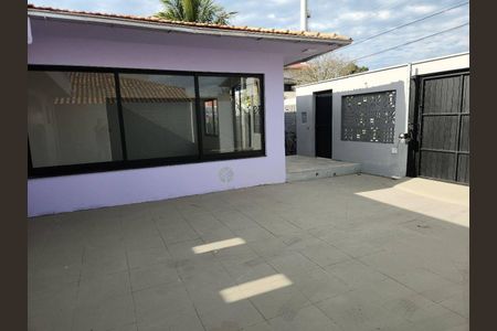 3_photo/95273b6973.f14d7a494a64fc38-ATLAS-3f8a4fea-41a6-4d2e-97df-3918df68ef2b.jpg de casa à venda com 4 quartos, 190m² em Campeche Leste, Florianópolis