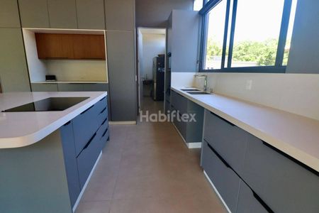 12_photo/95273b6d0b.014cfb13579d02d8-ATLAS-45fc1d26-3f64-4ebe-9be8-bd8a98f379f6.jpg de casa à venda com 5 quartos, 680m² em Campeche Central, Florianópolis