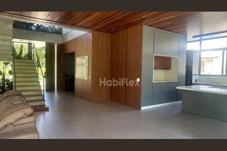 6_photo/95273b6d0b.014cfb13579d02d8-ATLAS-cf85bcc6-3f55-491a-8bcd-1f61f74e3d88.jpg de casa à venda com 5 quartos, 680m² em Campeche Central, Florianópolis