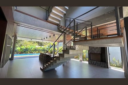 10_photo/95273b6d0b.014cfb13579d02d8-ATLAS-fb66b629-8d10-43a3-a1b8-e2a0368b103b.jpg de casa à venda com 5 quartos, 680m² em Campeche Central, Florianópolis