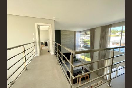 11_photo/95273b6d5f.effc73c8c58abb54-ATLAS-0d575b3b-c95c-4b4f-a50f-947cee299ab1.jpg de casa à venda com 4 quartos, 378m² em Campeche Central, Florianópolis