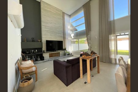 8_photo/95273b6d5f.effc73c8c58abb54-ATLAS-3d3b1eab-86bf-4427-821a-4b269c18e13f.jpg de casa à venda com 4 quartos, 378m² em Campeche Central, Florianópolis