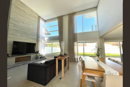 2_photo/95273b6d5f.effc73c8c58abb54-ATLAS-8024dcb0-5253-4fc6-a0d9-0ebda472ed0a.jpg de casa à venda com 4 quartos, 378m² em Campeche Central, Florianópolis