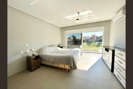 9_photo/95273b6d5f.effc73c8c58abb54-ATLAS-c250264a-4755-479e-9fe3-b9db4aa2c486.jpg de casa à venda com 4 quartos, 378m² em Campeche Central, Florianópolis