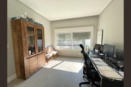 18_photo/95273b6d5f.effc73c8c58abb54-ATLAS-d9e93f05-ef08-4191-891d-1b947128285e.jpg de casa à venda com 4 quartos, 378m² em Campeche Central, Florianópolis