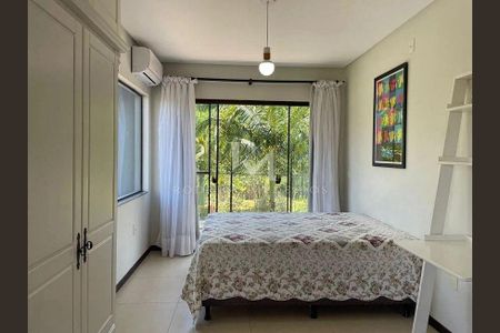 11_photo/95273b72b5.92c6913921281e8d-ATLAS-82071da7-b79d-4dd7-b2fe-a7abc0213ced.jpg de casa à venda com 5 quartos, 225m² em Campeche Central, Florianópolis