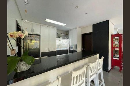 21_photo/95273b72b5.92c6913921281e8d-ATLAS-e8f36ff8-c8db-482f-b5eb-ceb18f4a4373.jpg de casa à venda com 5 quartos, 225m² em Campeche Central, Florianópolis