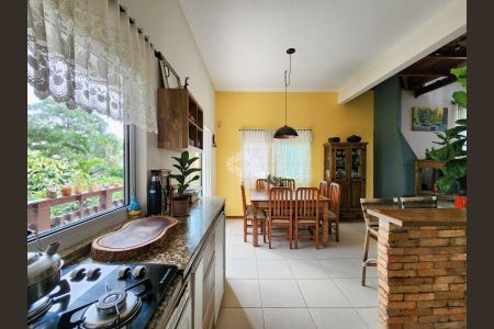 4_photo/95273b7881.235b0d64cbaeeb21-ATLAS-3bdfccb1-9915-46b2-8ee3-1fa22da4aa72.jpg de casa à venda com 3 quartos, 220m² em Rio Tavares, Florianópolis