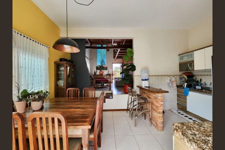 8_photo/95273b7881.235b0d64cbaeeb21-ATLAS-6f44d04f-cc8e-4ff6-812f-5b7fde16ae10.jpg de casa à venda com 3 quartos, 220m² em Rio Tavares, Florianópolis