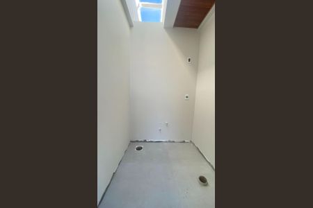 3_photo/95273b7883.fd4e69175d3a2864-ATLAS-28e416e0-1de7-4261-aed9-c5b616cd615c.jpg de casa à venda com 3 quartos, 281m² em Rio Tavares, Florianópolis