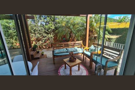 13_photo/95273b78bf.94e84ceda0006bd6-ATLAS-b3d967c2-d82f-4fef-b4d8-665980ff02cd.jpg de casa à venda com 4 quartos, 246m² em Rio Tavares, Florianópolis