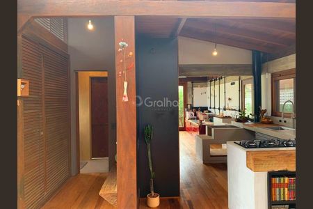 9_photo/95273b78bf.eac4368e9a4a4ed1-ATLAS-df9742b7-d8a9-41de-8e96-d2b9b0f9d106.jpg de casa à venda com 3 quartos, 201m² em Rio Tavares, Florianópolis