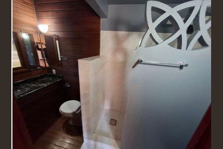 7_photo/95273b7961.fe96b63aec789ef1-ATLAS-b4802e18-2f13-4c3f-8c2d-5f8a0b580ebe.jpg de casa para alugar com 3 quartos, 200m² em Campeche, Florianópolis