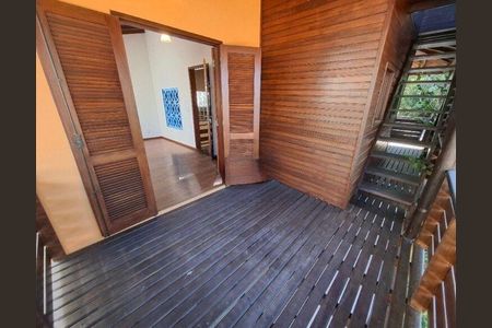 19_photo/95273b7961.fe96b63aec789ef1-ATLAS-cc552b8e-8424-4c7f-8787-ae95bc3dccb5.jpg de casa para alugar com 3 quartos, 200m² em Campeche, Florianópolis