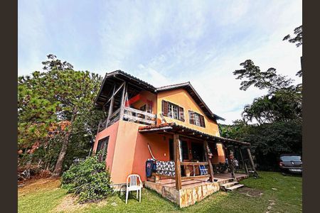 8_photo/95273b7981.5b63f18bcccc212e-ATLAS-69dd73af-78c7-4e18-b739-a80f86e470a6.jpg de casa à venda com 3 quartos, 196m² em Rio Tavares Central, Florianópolis