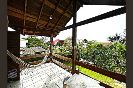 11_photo/95273b7981.5b63f18bcccc212e-ATLAS-b62514aa-cd05-4b81-812c-6854820dacfe.jpg de casa à venda com 3 quartos, 196m² em Rio Tavares Central, Florianópolis