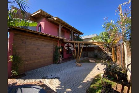 5_photo/95273b7bcd.adbb37f92a381176-ATLAS-4c10dd12-a129-4a4e-8e2e-682e4894728d.jpg de casa à venda com 2 quartos, 170m² em Campeche, Florianópolis