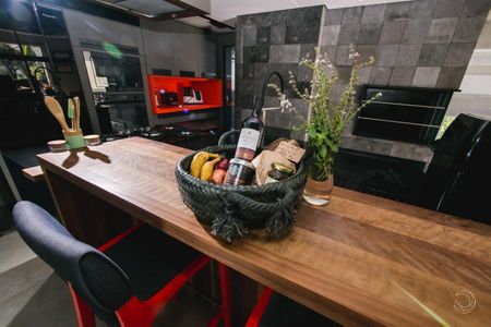 32_photo/95273b7ca3.87655cc8a357cc10-ATLAS-c71103bb-c1be-4d52-9963-df0efd2c054e.jpg de apartamento à venda com 3 quartos, 198m² em Campeche, Florianópolis