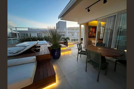 4_photo/95273b7e5f.ccc6dd48d61350be-ATLAS-b050ccd6-461c-40a4-828d-3b08c8f007d1.jpg de apartamento à venda com 3 quartos, 176m² em Lagoa Pequena, Florianópolis