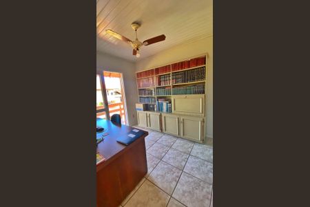 7_photo/95273b80c3.6c5c93e045adfc60-ATLAS-d71e8308-37cc-4751-a2c5-24a75e5ae3ca.jpg de casa à venda com 5 quartos, 192m² em Rio Tavares, Florianópolis