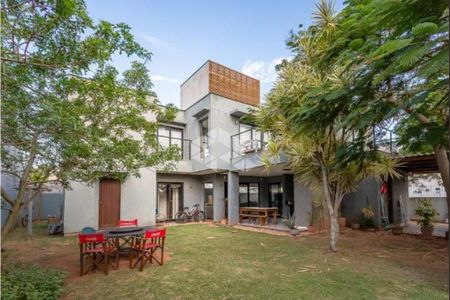 7_photo/95273b82af.2b4381d368a6f37f-ATLAS-84a3b5a3-d0cb-47e5-8cef-aee9383d6443.jpg de casa à venda com 4 quartos, 200m² em Rio Tavares Central, Florianópolis