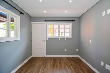 6_photo/95273b85d1.10f9fcc9fa29ff6c-ATLAS-5f320b80-0a3e-4ed0-9a7e-5f19ae9437c0.jpg de casa para alugar com 2 quartos, 120m² em Rio Tavares, Florianópolis