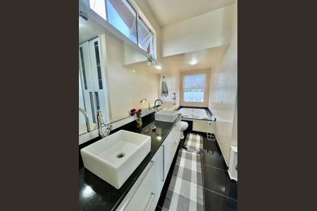 3_photo/95273b871f.90bd9ce7e18c11b8-ATLAS-8e7119ca-1f77-4d30-b3aa-30c4b8acb8f7.jpg de casa à venda com 4 quartos, 230m² em Rio Tavares Central, Florianópolis