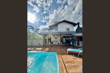 5_photo/95273b871f.90bd9ce7e18c11b8-ATLAS-e4aac0aa-7e0d-4e13-bedf-b4e6cd93b90a.jpg de casa à venda com 4 quartos, 230m² em Rio Tavares Central, Florianópolis