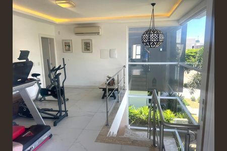 3_photo/95273b9a53.55e3c2d32fb16d9a-ATLAS-3e6c4e5d-ee06-4b3c-b44e-0347fd69f6dc.jpg de casa à venda com 3 quartos, 302m² em Rio Tavares, Florianópolis