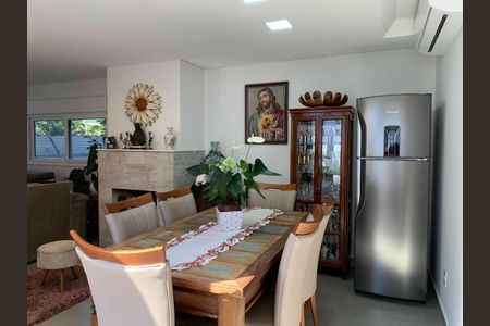 9_photo/95273b9a53.5cc1b98ea1cc9f61-ATLAS-a7941344-17f1-405f-8edf-b215564d1e2f.jpg de casa à venda com 3 quartos, 280m² em Rio Tavares, Florianópolis