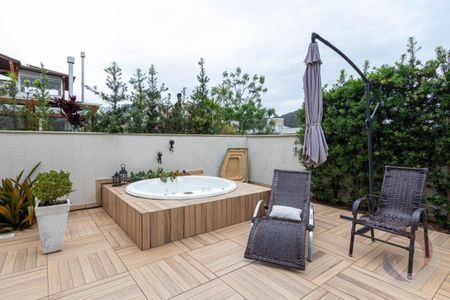 17_photo/95273b9bad.1344a6a29efeffc0-ATLAS-c6f743ea-e8f2-4cee-9823-63ddea5e6a2d.jpg de casa à venda com 4 quartos, 328m² em Rio Tavares, Florianópolis