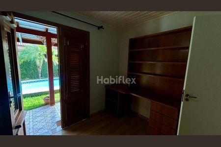 24_photo/95273b9cb9.f2ed236aecaa8a04-ATLAS-9e7c8221-1ac5-4dfd-9142-ecb6a3c69fc9.jpg de casa à venda com 3 quartos, 170m² em Rio Tavares, Florianópolis