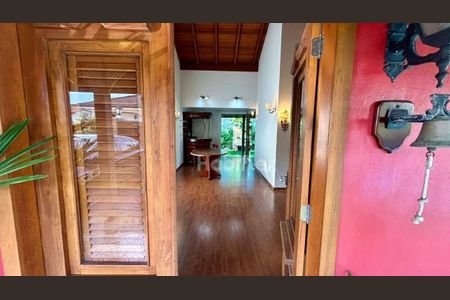 4_photo/95273b9cb9.f2ed236aecaa8a04-ATLAS-e359590c-e6ba-4261-bf9e-2abe9315cdd6.jpg de casa à venda com 3 quartos, 170m² em Rio Tavares, Florianópolis