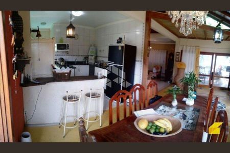 5_photo/95273b9d09.e182d30f96765f76-ATLAS-51d7b3a8-3a57-451d-9bb3-5cdc9b9accce.jpg de casa à venda com 2 quartos, 170m² em Rio Tavares Central, Florianópolis